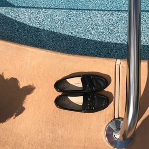 Isaac Mizrahi Leather Moccasins Black Like New